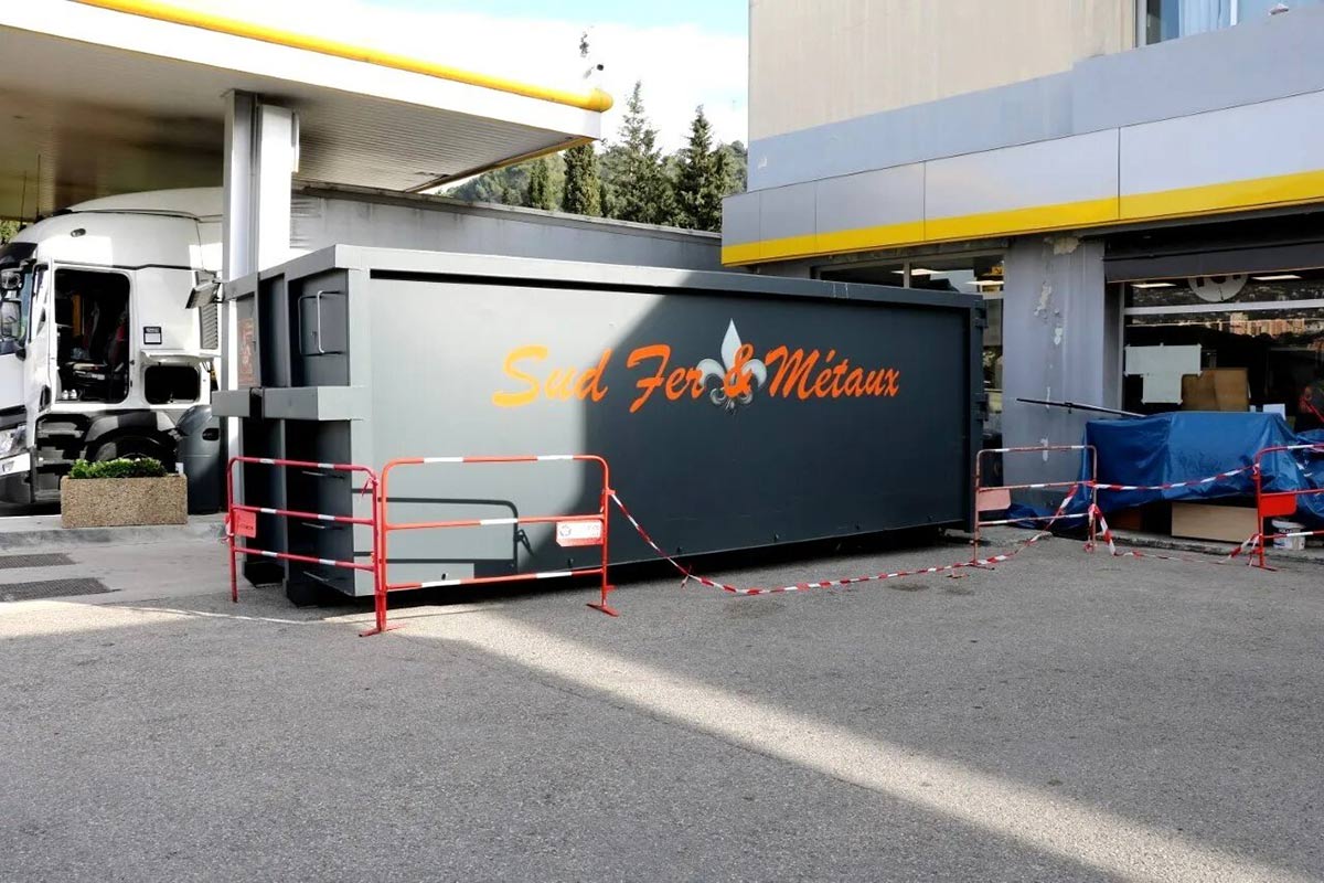 Benne de métaux recyclés chez Sud Fer & Métaux