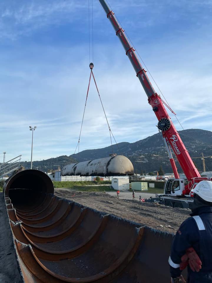 Découpe de tuyaux industriels géants